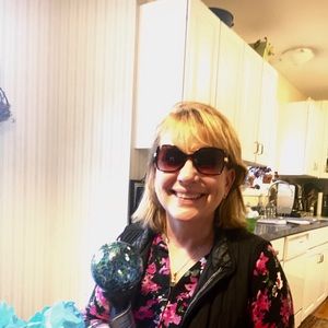 Meet your Posher, Helen